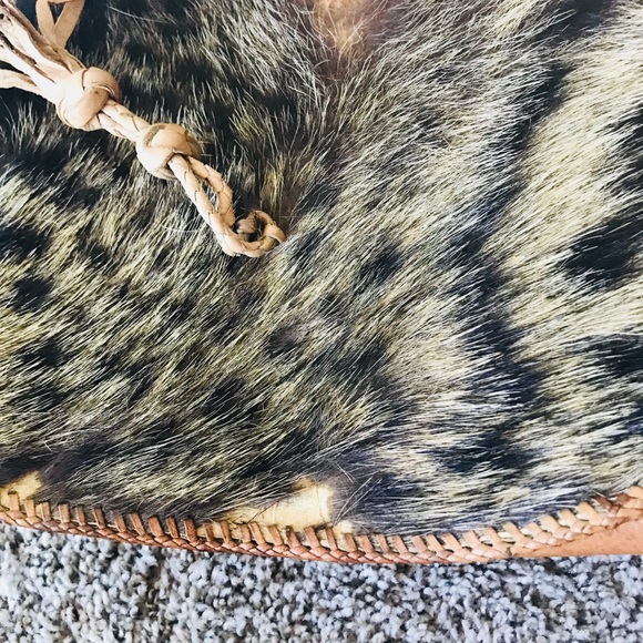 Made Hand Crossbody Bag - Picture 7 of 8